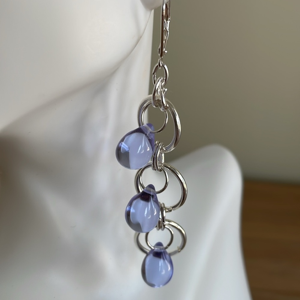 HAND CRAFTED ALEXANDRITE GLASS DROP EARRINGS Silver Light Purple Linked Hoop